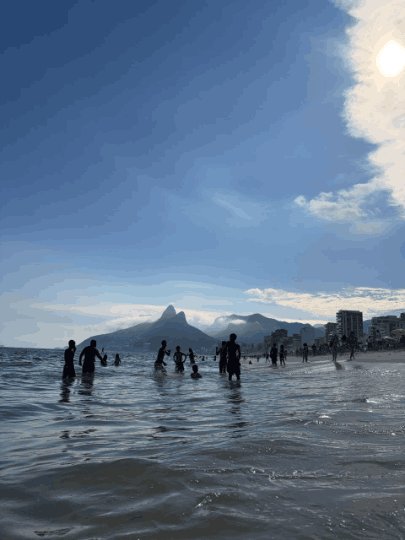 Banho de mar em Ipanema, segunda foto quase idêntica